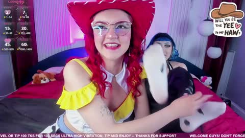 Snapshot of tiny__emmy chatting on December 13, 11:50 pm Emmy blue berry1 online show from December 13, 11:50 pm