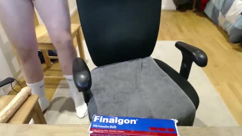 Snapshot of tiny_cock_pig chatting on January 5, 1:47 pm Luke online show from January 5, 1:47 pm