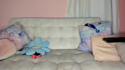 tiny_cora online show from February 10, 7:49 pm