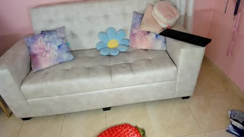 tiny_cora online show from February 19, 7:59 pm