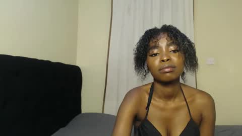 Snapshot of tiny_spoiler chatting on January 17, 2:39 am tiny_spoiler online show from January 17, 2:39 am