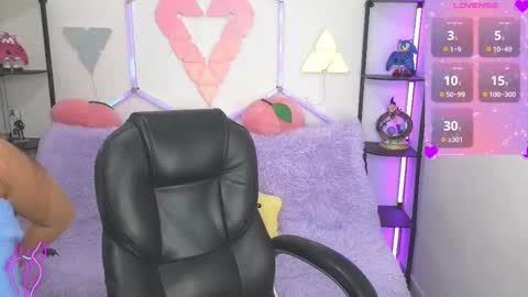 tiny_vixen_ online show from December 26, 10:52 pm