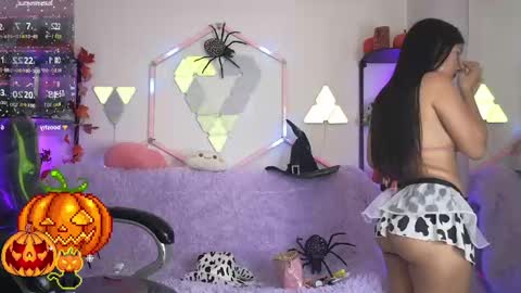 tiny_vixen_ online show from October 20, 2:39 pm