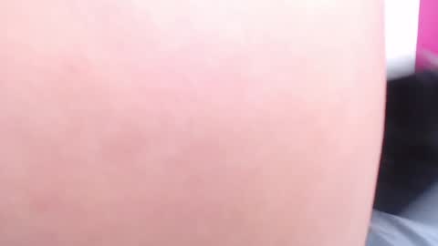 tiny_whore18 online show from January 7, 8:10 pm