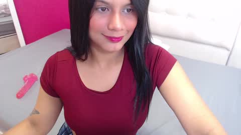 tiny_whore18 online show from February 1, 3:39 pm