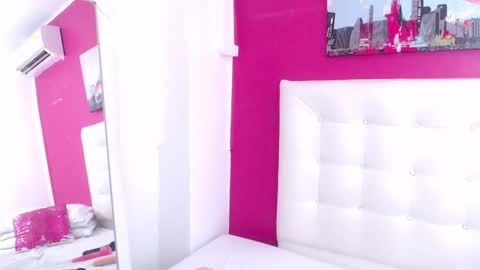 tiny_whore18 online show from February 3, 5:35 pm