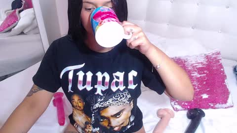 tiny_whore18 online show from February 4, 6:49 pm