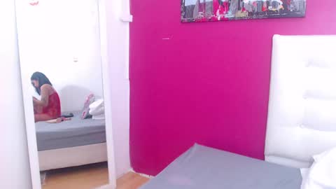 tiny_whore18 online show from February 14, 2:23 pm