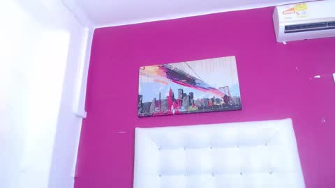 tiny_whore18 online show from October 7, 4:37 pm