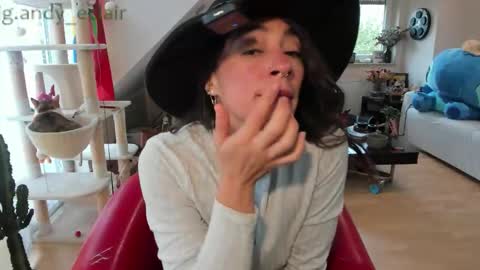 Tiny online show from September 27, 6:51 am