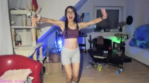 Tiny online show from October 13, 8:09 pm