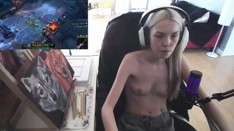 stage Kylie Sinner  brand CLITBAIT online show from February 12, 4:22 pm