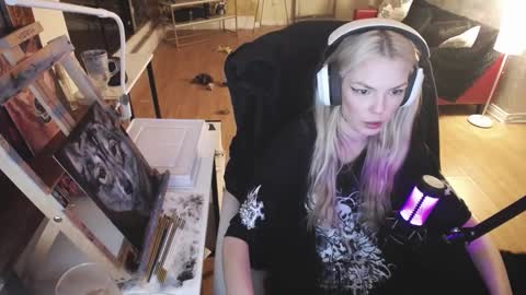 stage Kylie Sinner  brand CLITBAIT online show from February 20, 6:06 am