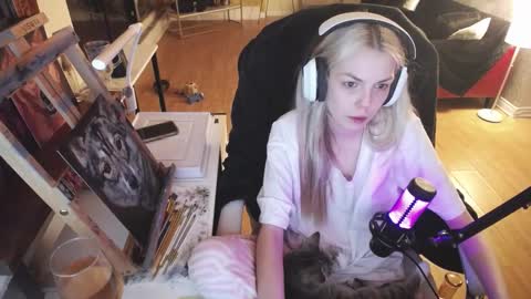 stage Kylie Sinner  brand CLITBAIT online show from February 23, 4:07 am