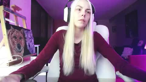 stage Kylie Sinner  brand CLITBAIT online show from September 26, 7:12 am