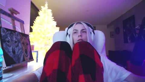 stage Kylie Sinner  brand CLITBAIT online show from November 18, 10:09 am