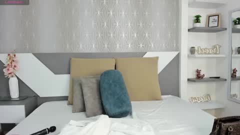 Tisha online show from January 19, 8:19 pm