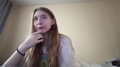 Hi Im Carry 18 years old online show from November 5, 7:08 am