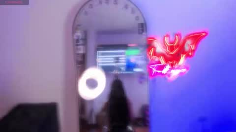   Independent model online show from September 13, 12:10 am