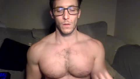 Snapshot of tom90ukx chatting on December 8, 5:33 pm tom90ukx online show from December 8, 5:33 pm