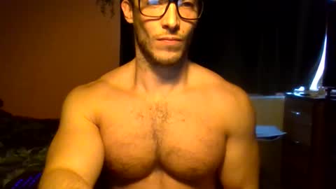 Snapshot of tom90ukx chatting on November 28, 3:36 pm tom90ukx online show from November 28, 3:36 pm