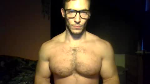 Snapshot of tom90ukx chatting on December 17, 8:20 am tom90ukx online show from December 17, 8:20 am