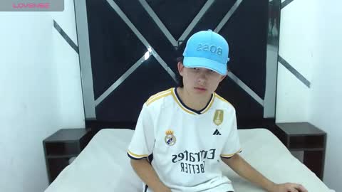 Snapshot of tom_0002 chatting on October 25, 7:41 pm tom_0002 online show from October 25, 7:41 pm