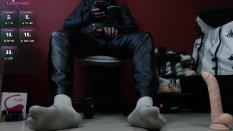 Tom online show from December 3, 11:35 pm