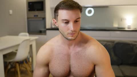 Tom online show from November 18, 7:02 am