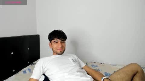 tom online show from March 12, 2:41 am