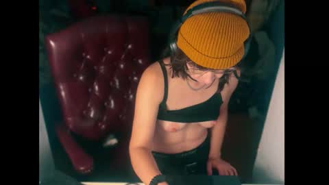 tomboy_titties online show from November 26, 3:29 am