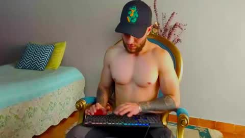 Snapshot of tomdavisxl chatting on September 15, 3:34 pm tomDavisXl online show from September 15, 3:34 pm