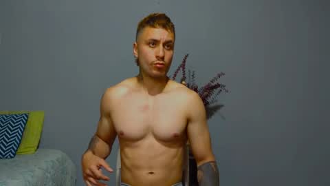 Snapshot of tomdavisxl chatting on October 4, 12:41 am tomDavisXl online show from October 4, 12:41 am