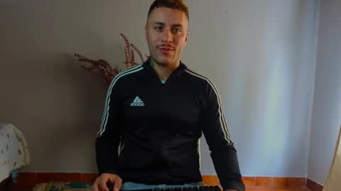 Snapshot of tomdavisxl chatting on October 9, 4:16 pm tomDavisXl online show from October 9, 4:16 pm