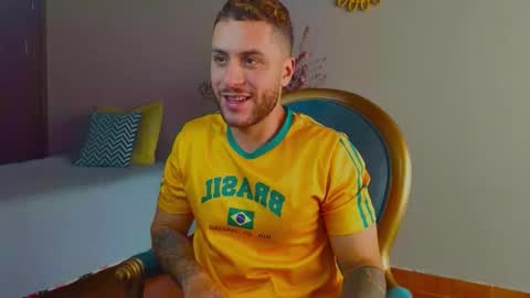 Snapshot of tomdavisxl chatting on October 28, 5:04 pm tomDavisXl online show from October 28, 5:04 pm