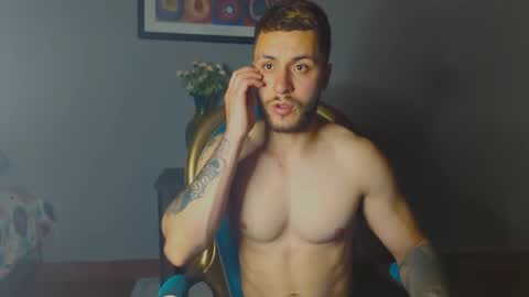 Snapshot of tomdavisxl chatting on November 15, 2:42 am tomDavisXl online show from November 15, 2:42 am