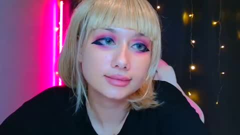 Snapshot of tommioo7 chatting on January 9, 9:37 pm Galadriel online show from January 9, 9:37 pm