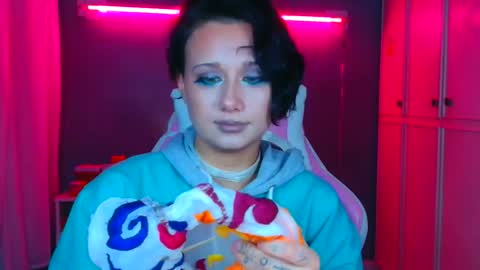 Snapshot of tommioo7 chatting on November 5, 10:43 pm Galadriel online show from November 5, 10:43 pm