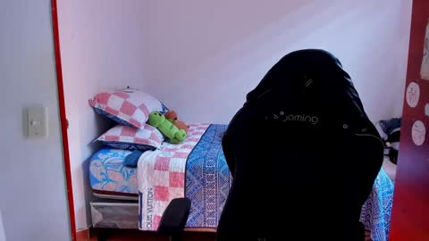 Twitter BreddTommy IG tommy bredd online show from January 11, 7:05 pm