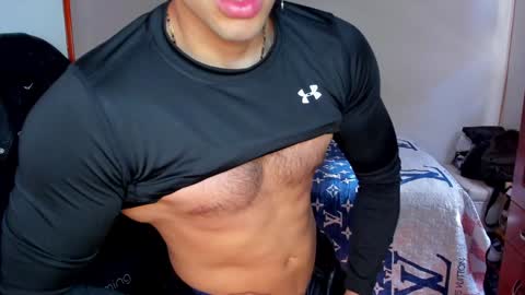 Twitter BreddTommy IG tommy bredd online show from January 20, 7:04 pm