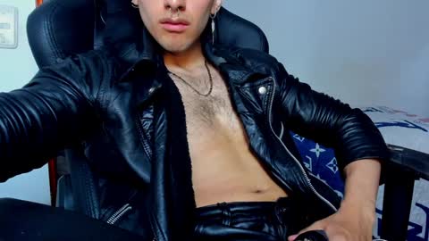 Twitter BreddTommy IG tommy bredd online show from January 31, 9:48 pm