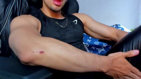 Twitter BreddTommy IG tommy bredd online show from September 16, 7:37 pm