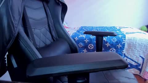 Twitter BreddTommy IG tommy bredd online show from September 19, 6:08 pm