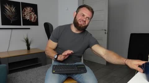  tommy burnzzz  online show from October 8, 6:33 am