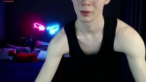 Snapshot of tommy_jamm chatting on February 6, 10:15 am Tommy online show from February 6, 10:15 am