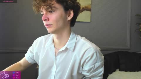 Snapshot of tommy_jamm chatting on February 24, 10:04 am Tommy online show from February 24, 10:04 am