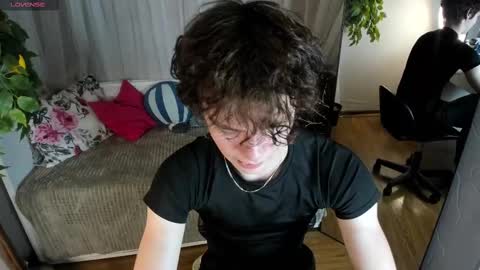 Snapshot of tommy_jamm chatting on March 3, 3:20 pm Tommy online show from March 3, 3:20 pm