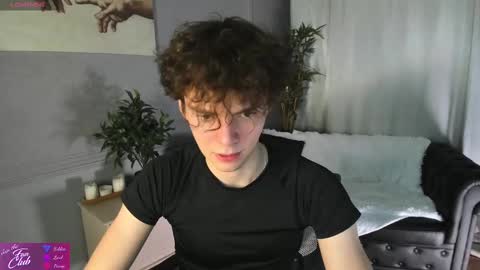 Snapshot of tommy_jamm chatting on March 6, 3:24 pm Tommy online show from March 6, 3:24 pm