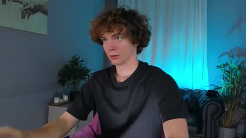 Snapshot of tommy_jamm chatting on October 17, 3:14 pm Tommy online show from October 17, 3:14 pm