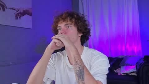 Snapshot of tommy_jamm chatting on October 27, 1:59 pm Tommy online show from October 27, 1:59 pm